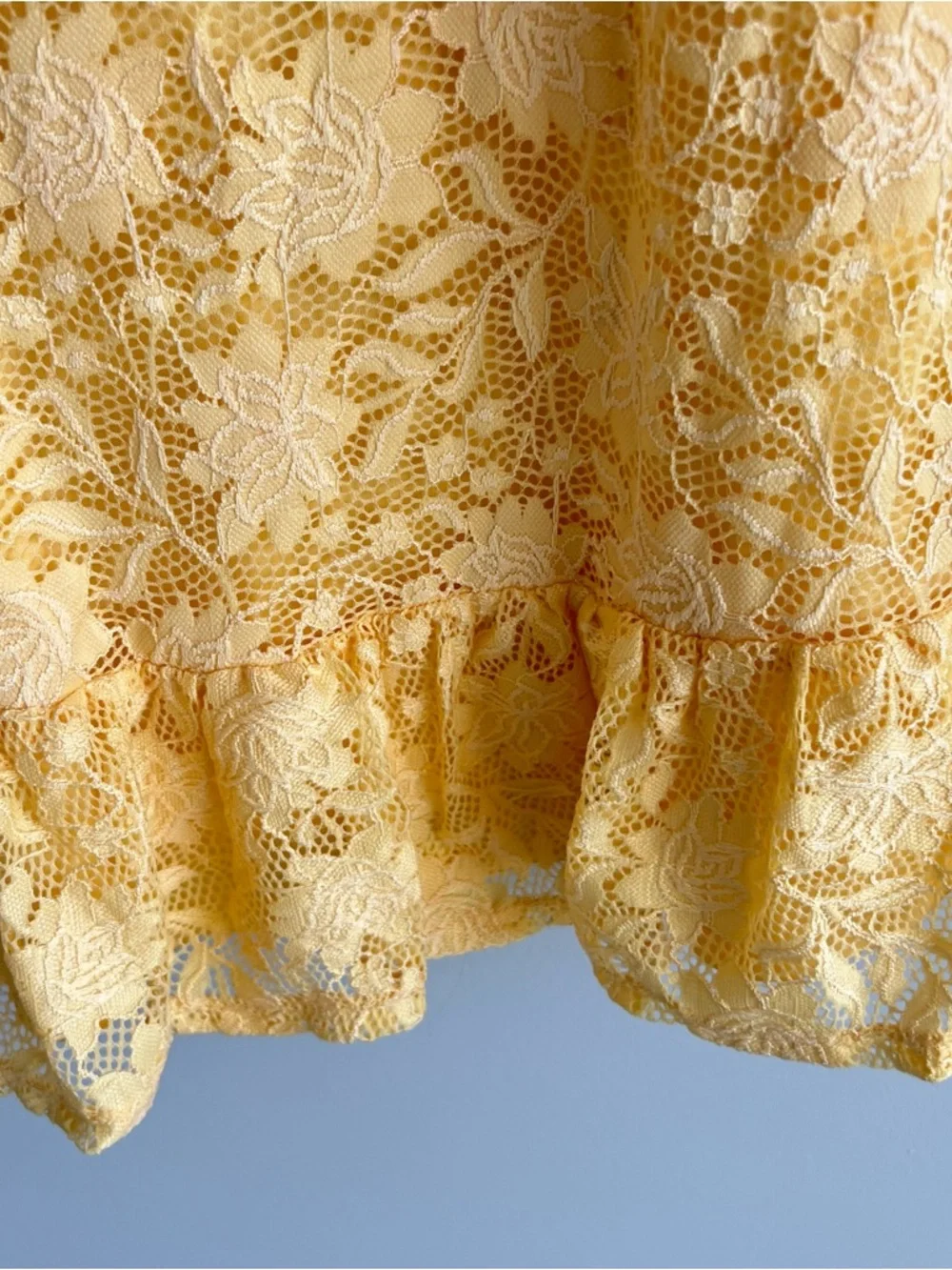 NWT City Studio yellow juniors lace overlay sleeveless tie front dress size 11